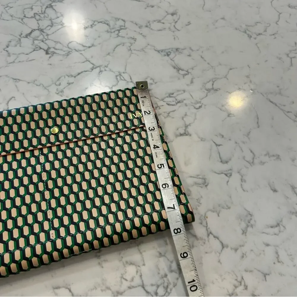 Green‎ & Tan Tech Envelope